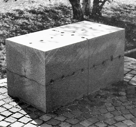 Gebhartser, Syenit gesägt, gespalten