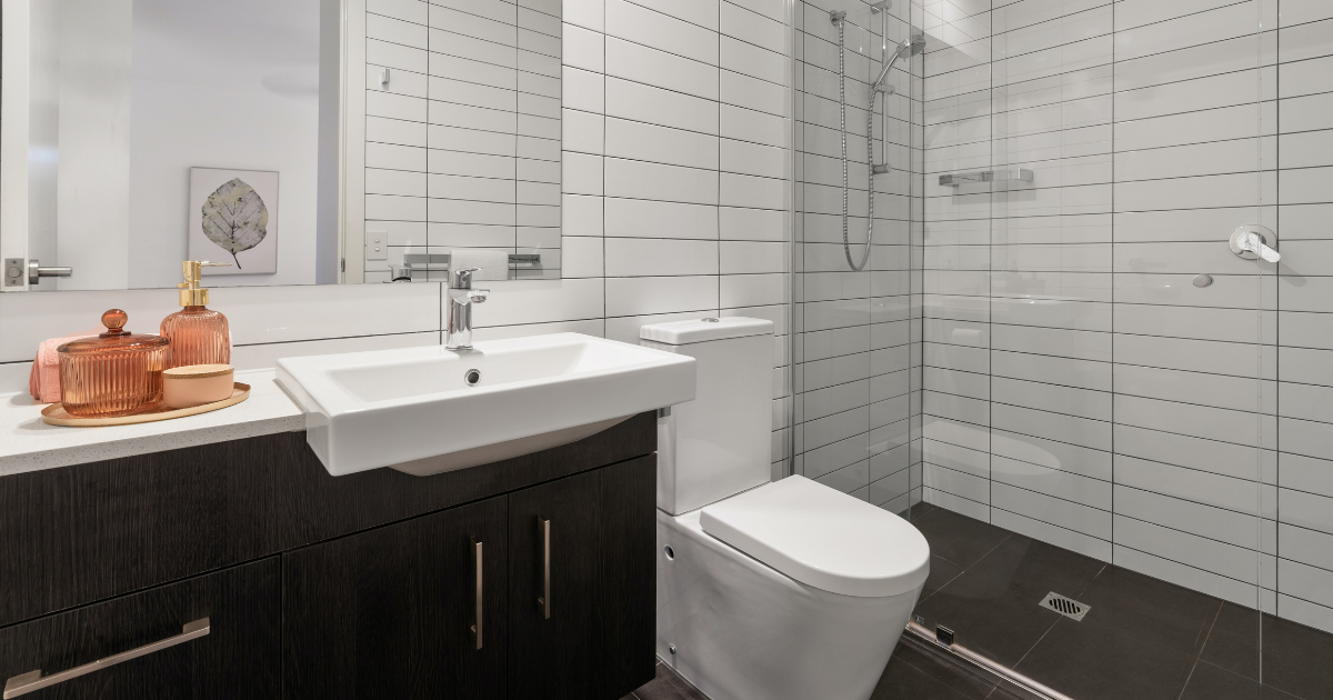 Ristrutturare il bagno: box doccia funzionali e spazi piccoli