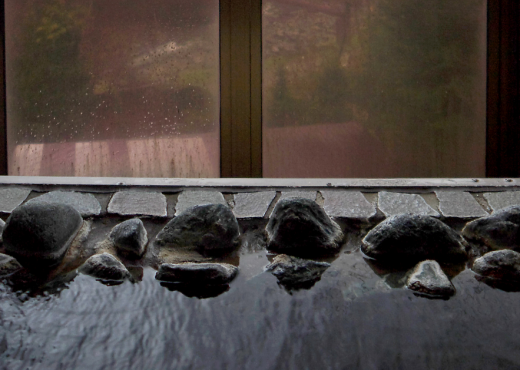 Bagno giapponese e ofuro: quando l’idea di arredobagno arriva dal Sol Levante