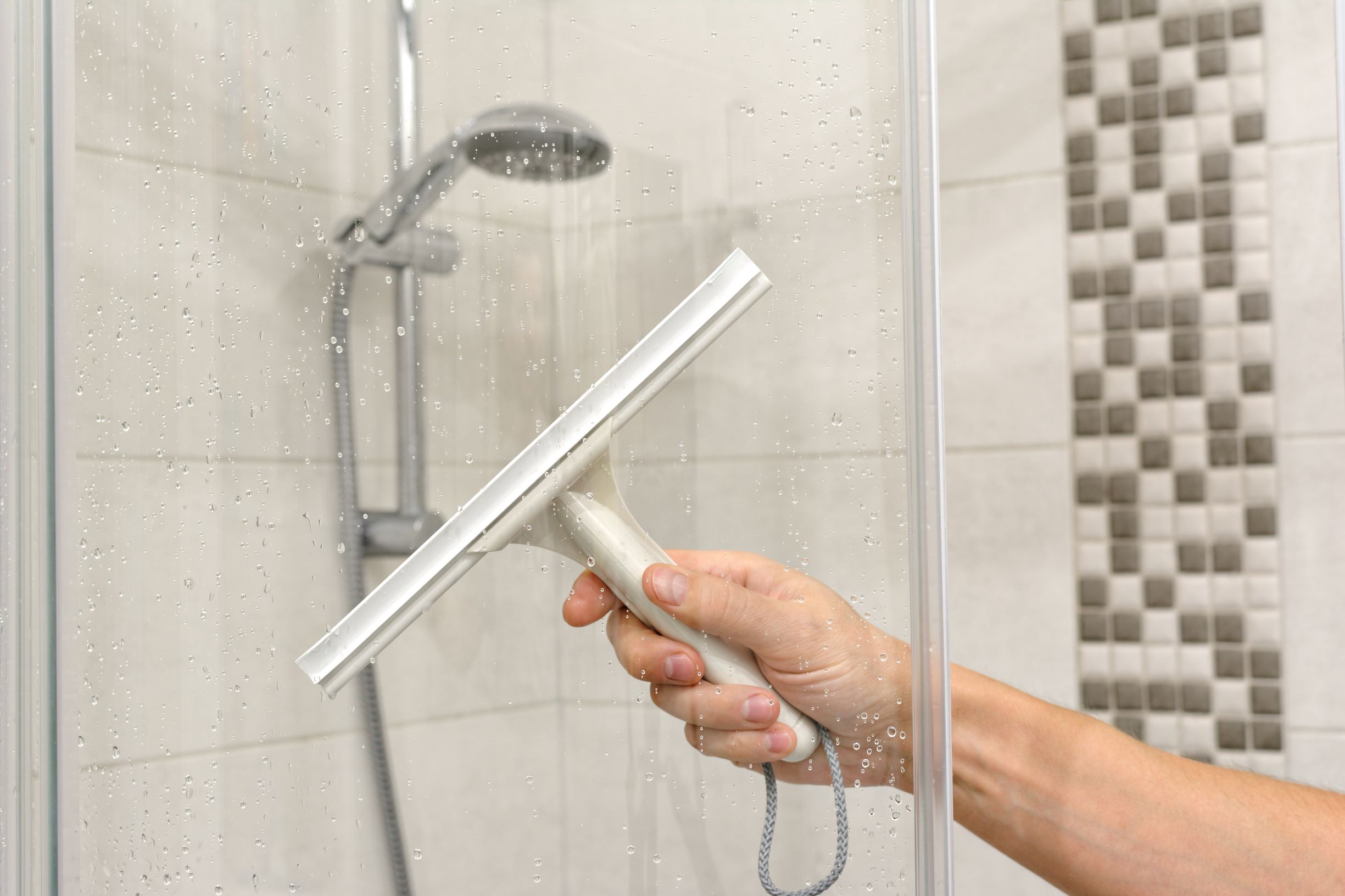 Box doccia e vetri con trattamento anticalcare: di che si tratta?