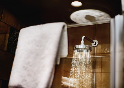 A parete, a braccio, a cascata, a pioggia: tutto sui soffioni per la doccia