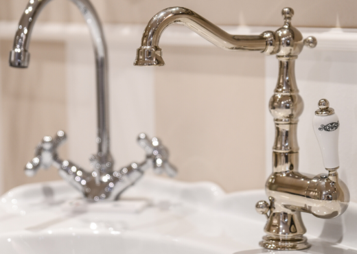 Bagno retrò e rubinetteria: tutto sui rubinetti con manopole