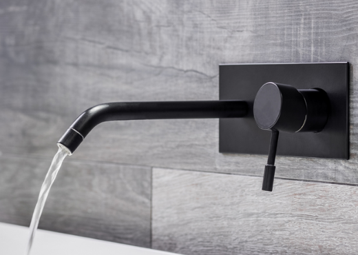 Rubinetti a parete, la funzionalità incontra il minimalismo